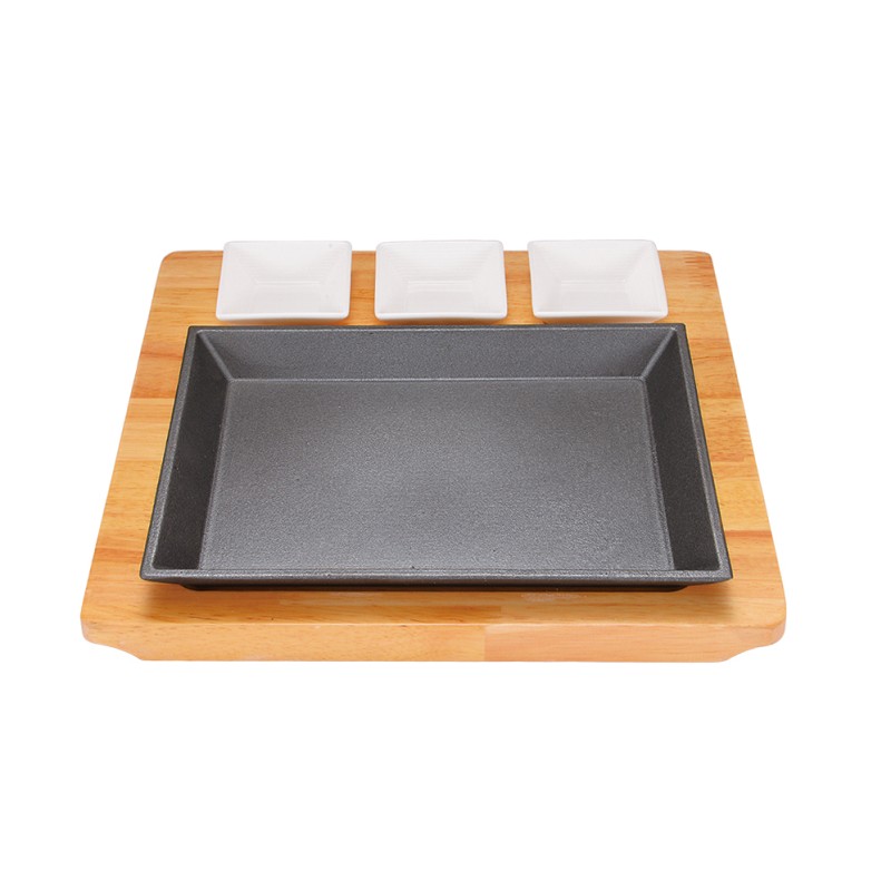 Plat rectangle en fonte avec support bois et 3 ramequins | CuisinezPâtissez