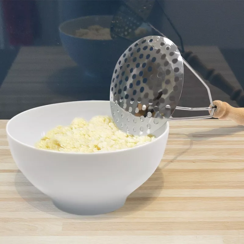 Pilon tamiseur à purée manche en bois 