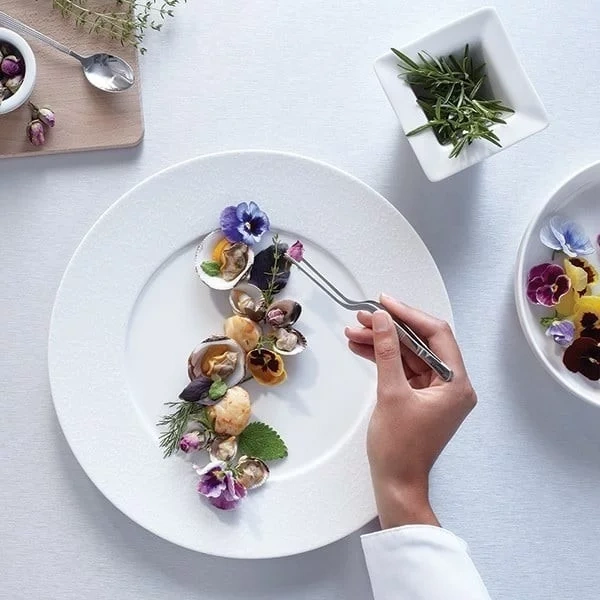 pince de présentation coudée en inox 20 cm pour dressage précis en cuisine gastronomique