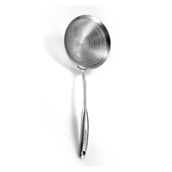 Écumoire perforée en inox pour écumer et égoutter les aliments